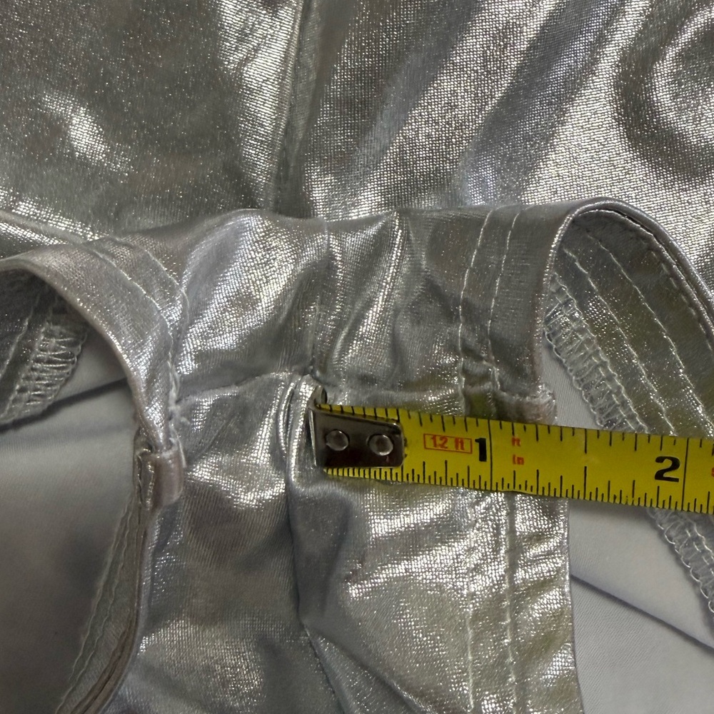 H& M Metallic Silver Running Shorts Size Medium - Picture 8 of 10